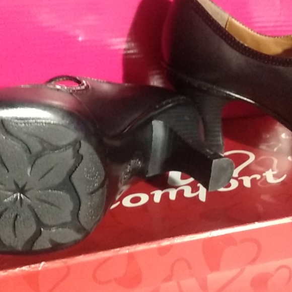 I ❤️ Comfort "Tessy" Black heels, size 6 - Picture 2 of 3